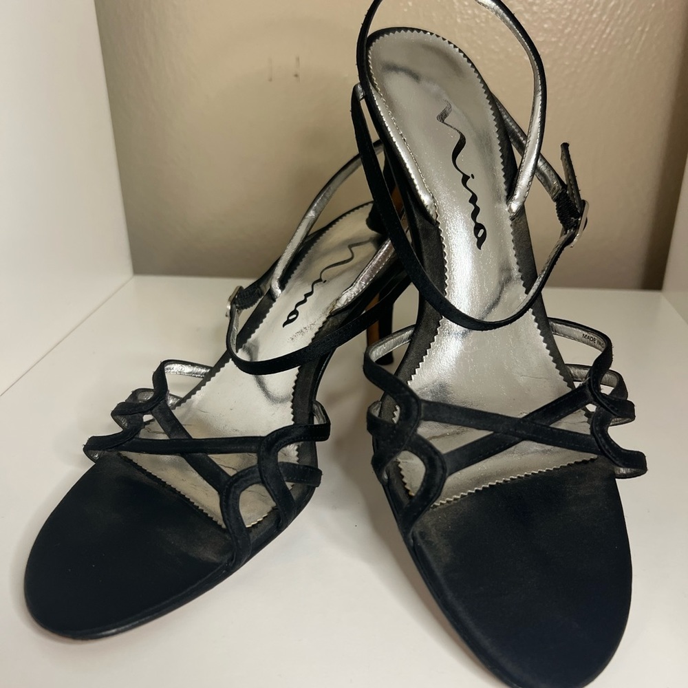Black Nina heels size 7.5